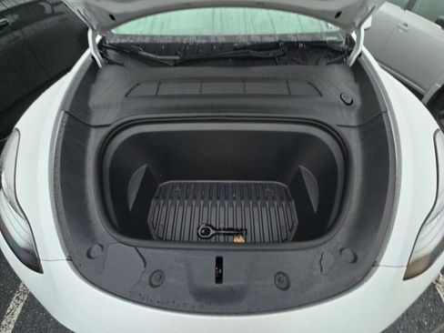 Used 2023 Tesla Model Y Long Range image 16