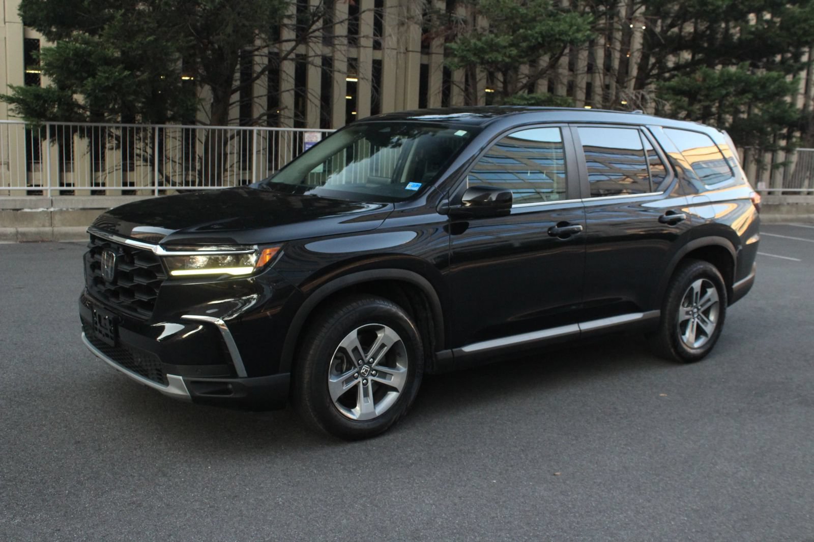Used 2024 Honda Pilot EX-L image 12