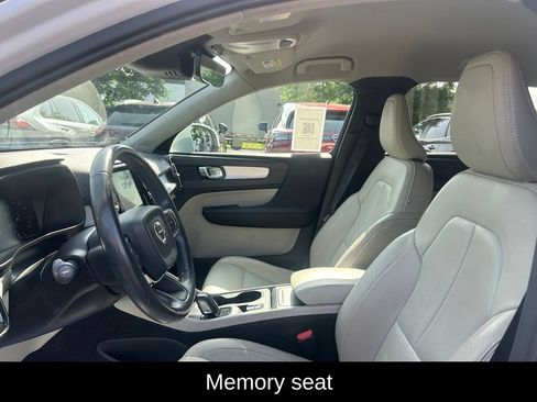 Used 2019 Volvo XC40 T5 Momentum AWD/4WD image 6