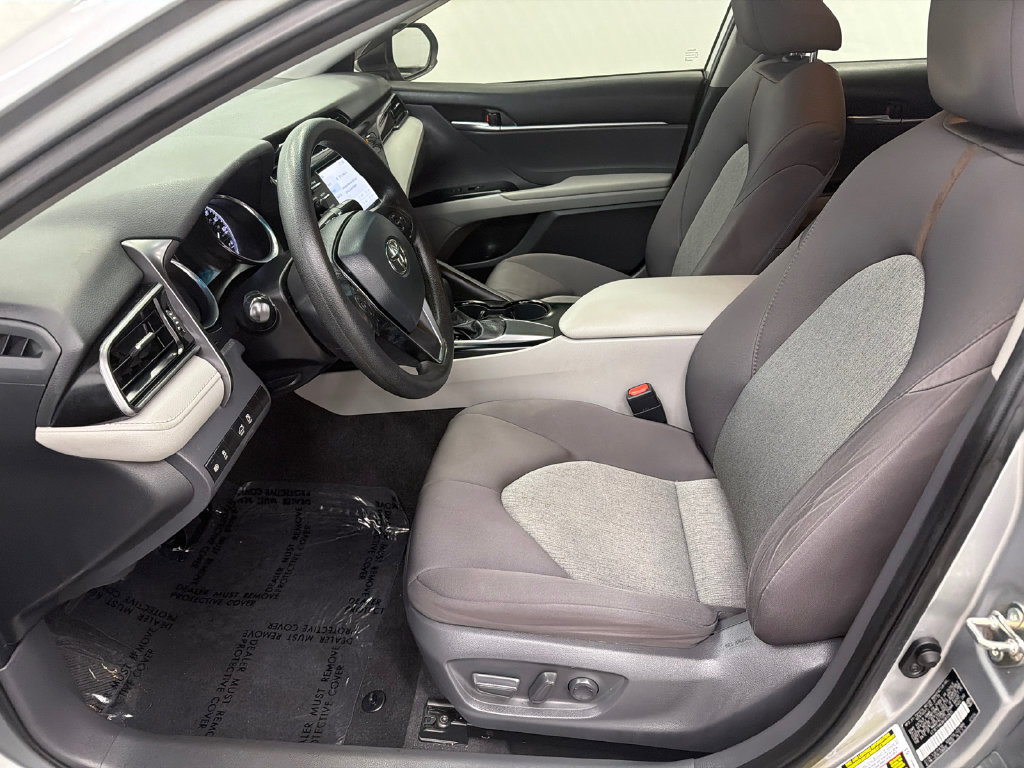 Used 2019 Toyota Camry LE FWD image 9