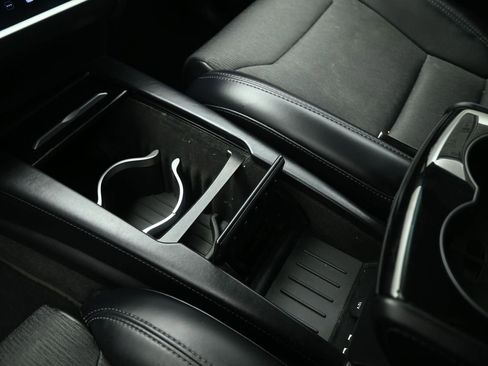 Used 2018 Tesla Model X 75D image 15