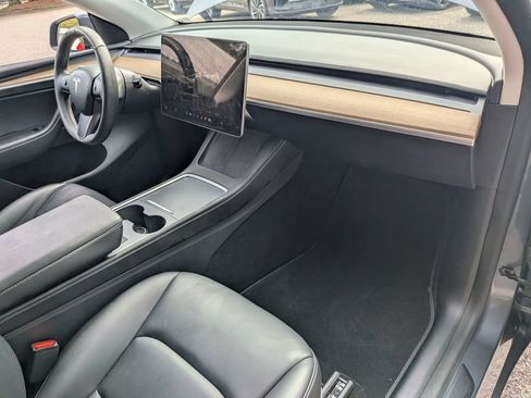 Used 2022 Tesla Model Y Long Range AWD/4WD image 31