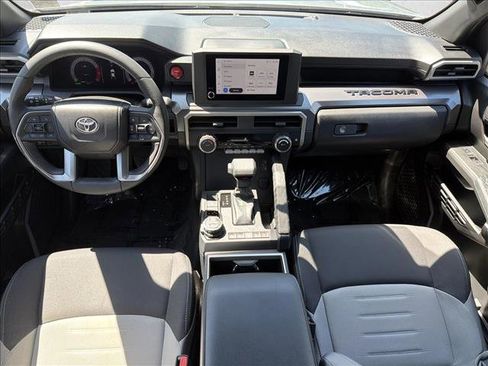 Used 2025 Toyota Tacoma TRD Off-Road AWD/4WD image 24