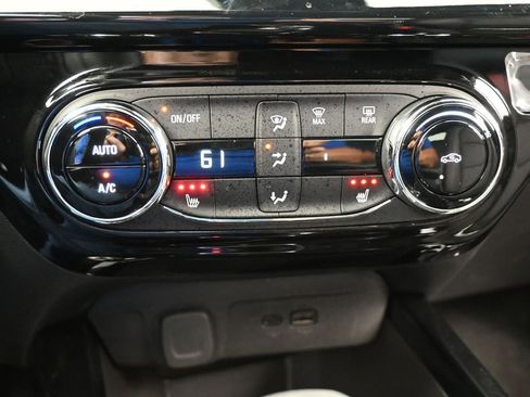 Used 2026 Chevrolet Trax RS image 23