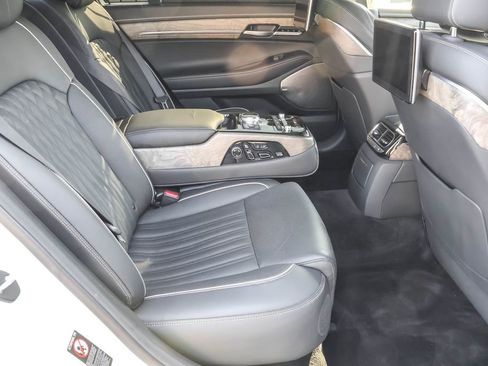 Used 2020 Genesis G90 5.0 Ultimate image 39