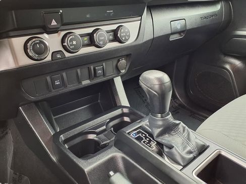 Used 2020 Toyota Tacoma SR image 10