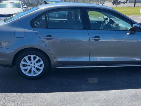 Used 2015 Volkswagen Jetta SE FWD image 9