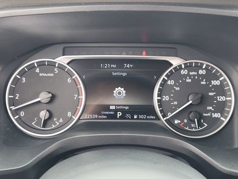 Used 2024 Nissan Rogue SV w/ SV Premium Package FWD image 11