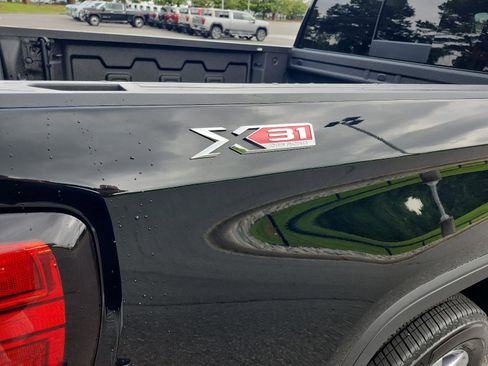 Certified 2022 GMC Sierra 1500 SLT AWD/4WD image 6