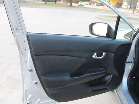 Used 2015 Honda Civic SE image 17