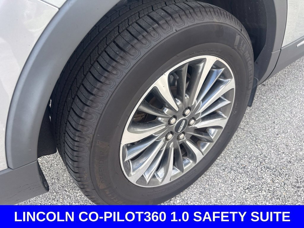 Used 2023 Lincoln Nautilus FWD w/ Premium Package image 7