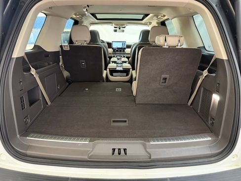 Used 2023 Lincoln Navigator Reserve image 23