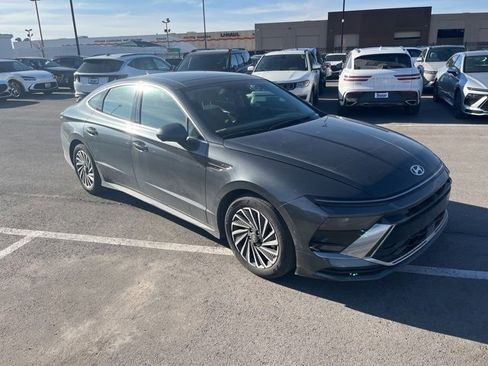 Used 2025 Hyundai Sonata Limited image 3