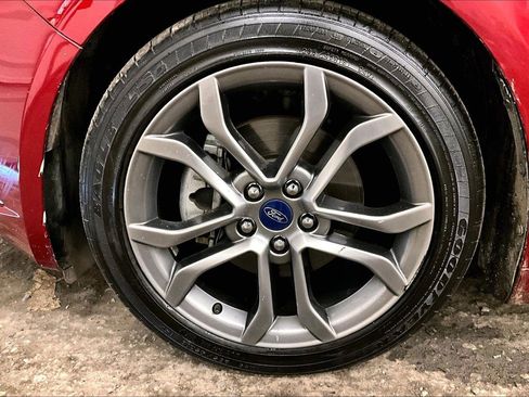 Used 2017 Ford Fusion SE w/ Equipment Group 201A image 8