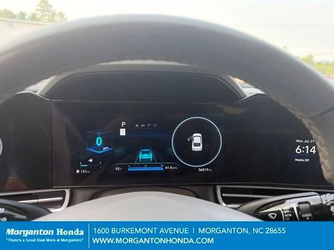 Used 2025 Hyundai Elantra SEL FWD image 12