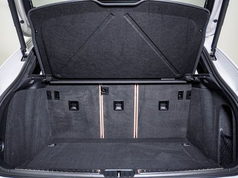 Certified 2025 Porsche Macan image 28