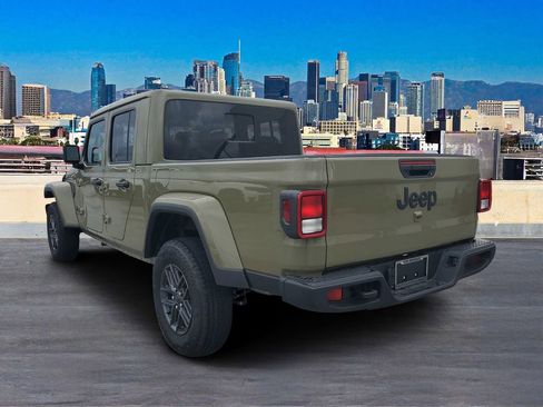 New 2026 Jeep Gladiator Sport image 5