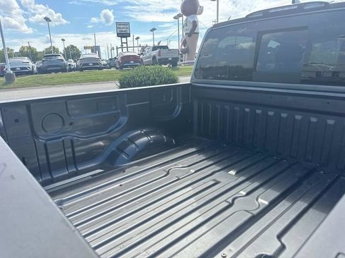Used 2024 Nissan Titan SV AWD/4WD image 13