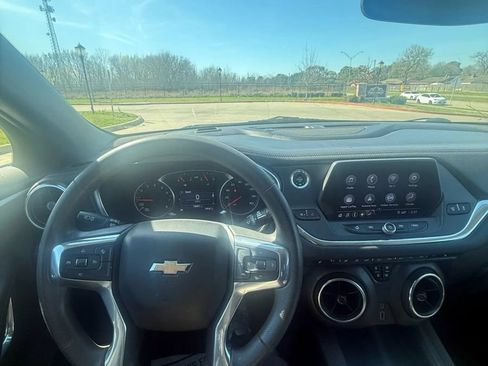 Used 2021 Chevrolet Blazer LT FWD image 3