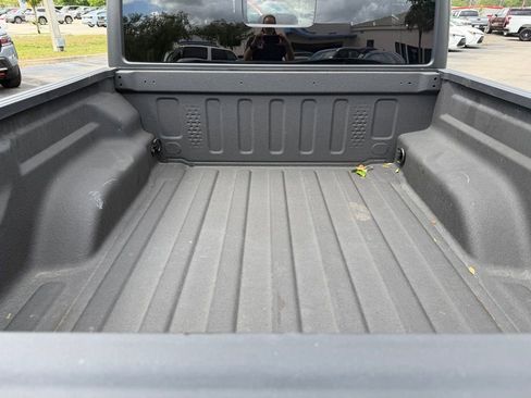 Used 2023 Jeep Gladiator Sport image 7
