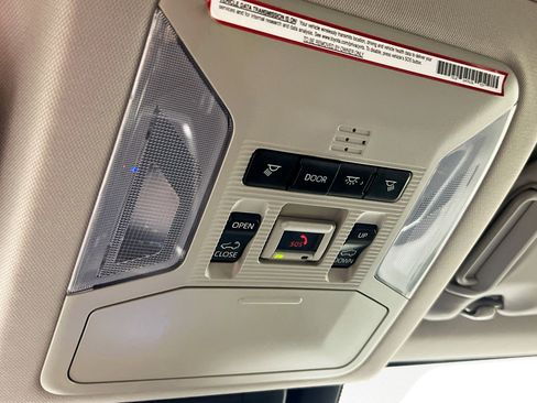 Used 2021 Toyota RAV4 Limited image 22