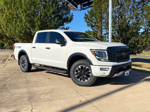 Used 2022 Nissan Titan PRO-4X w/ Pro-4x Convenience Package image 1