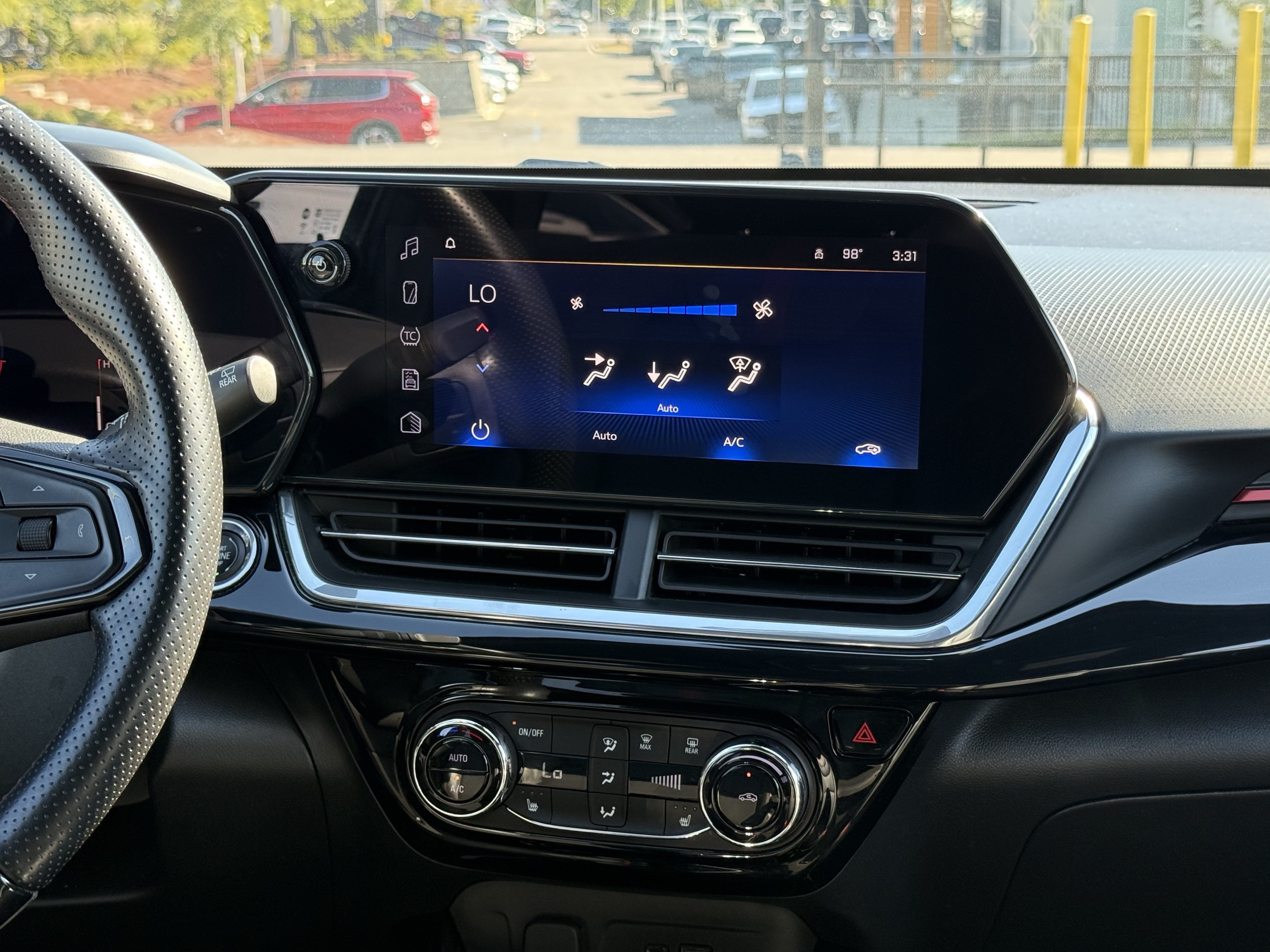 Used 2024 Chevrolet Trax RS FWD image 29