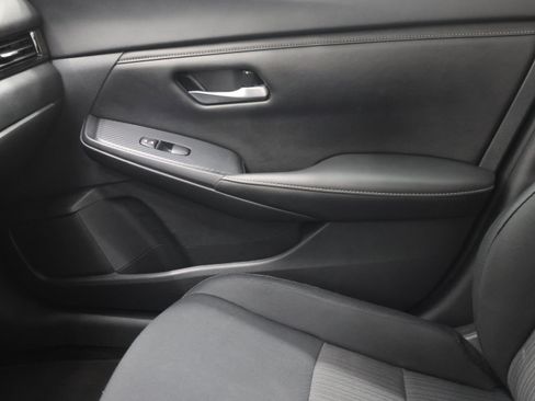 Used 2024 Nissan Sentra SV FWD image 12