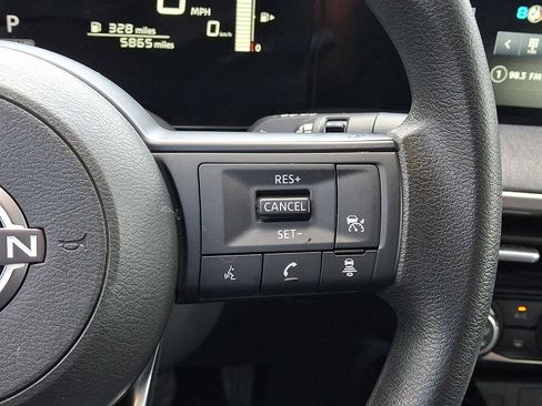 Certified 2025 Nissan Kicks SV AWD/4WD image 22