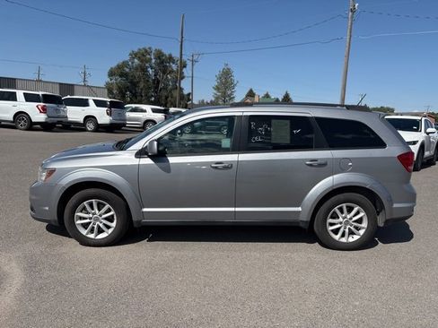 Used 2016 Dodge Journey SXT w/ Comfort/Convenience Group image 2