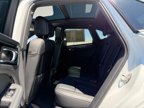 Certified 2026 Porsche Macan AWD/4WD image 19