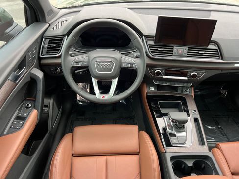 Used 2024 Audi Q5 e Premium Plus w/ Premium Plus Package image 23
