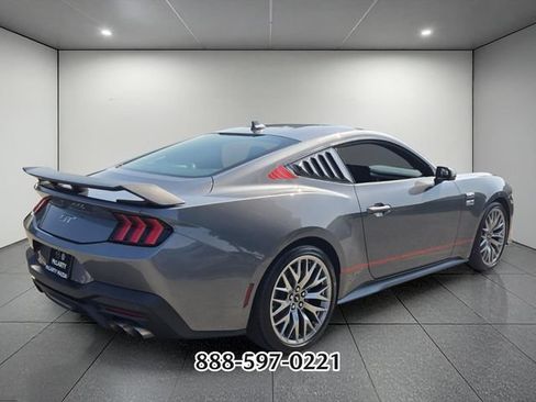 Used 2025 Ford Mustang GT Premium RWD image 5