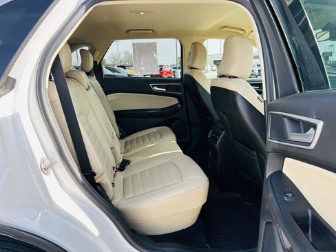 Used 2024 Ford Edge SEL w/ Convenience Package image 29