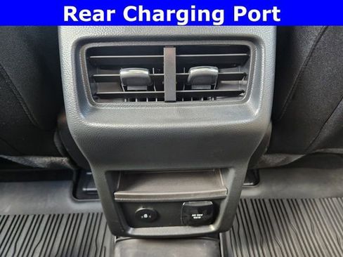 Used 2024 Ford Edge SEL w/ Convenience Package image 17