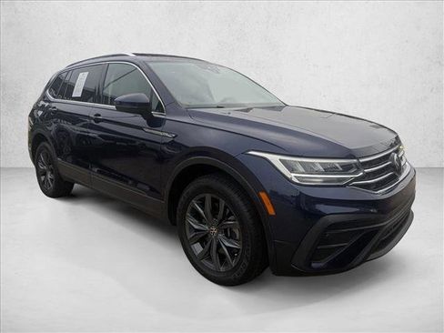 Used 2022 Volkswagen Tiguan SE image 3