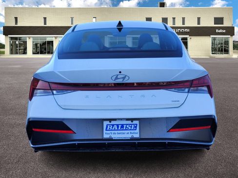 New 2026 Hyundai Elantra Limited FWD image 4
