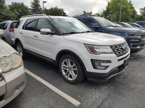 Used 2017 Ford Explorer Limited w/ Equipment Group 301A AWD/4WD image 1