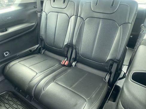 Used 2023 Jeep Grand Cherokee L Limited w/ Luxury Tech Group II image 23