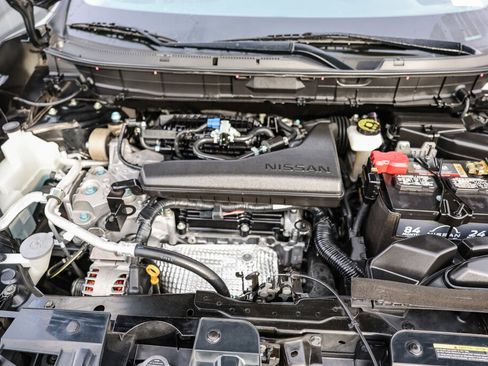 Used 2019 Nissan Rogue SV image 15