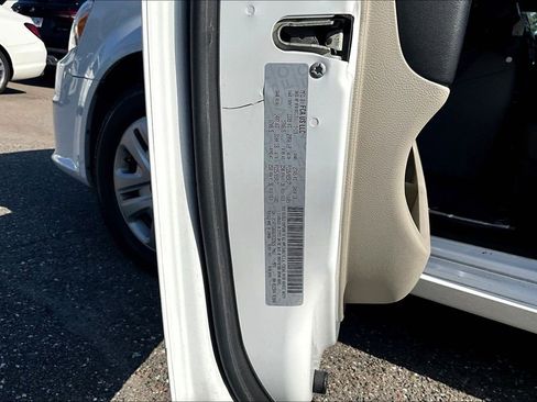 Used 2020 Dodge Grand Caravan SE FWD image 15