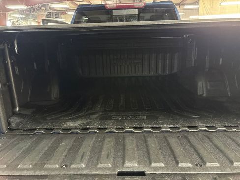 Used 2019 GMC Sierra 1500 SLT w/ SLT Premium Plus Package image 28