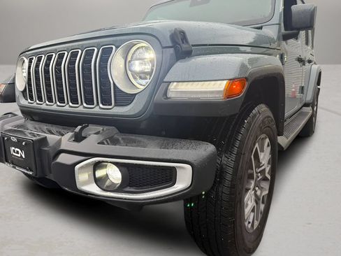 Used 2024 Jeep Wrangler Unlimited Sahara w/ Dual Top Group AWD/4WD image 17