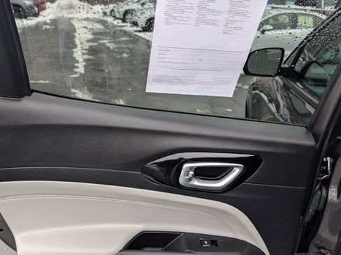 Used 2022 Jeep Compass Limited w/ Elite Group image 15