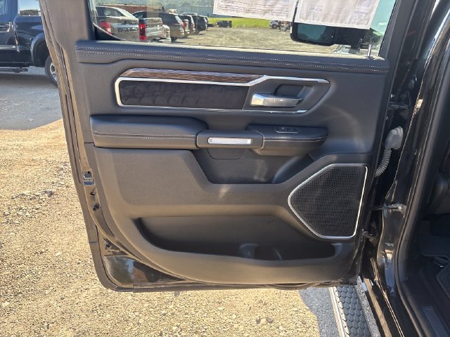Used 2019 RAM 1500 Laramie AWD/4WD image 21