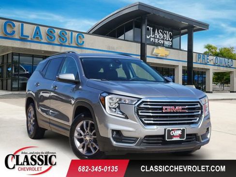 Used 2024 GMC Terrain SLT FWD image 1