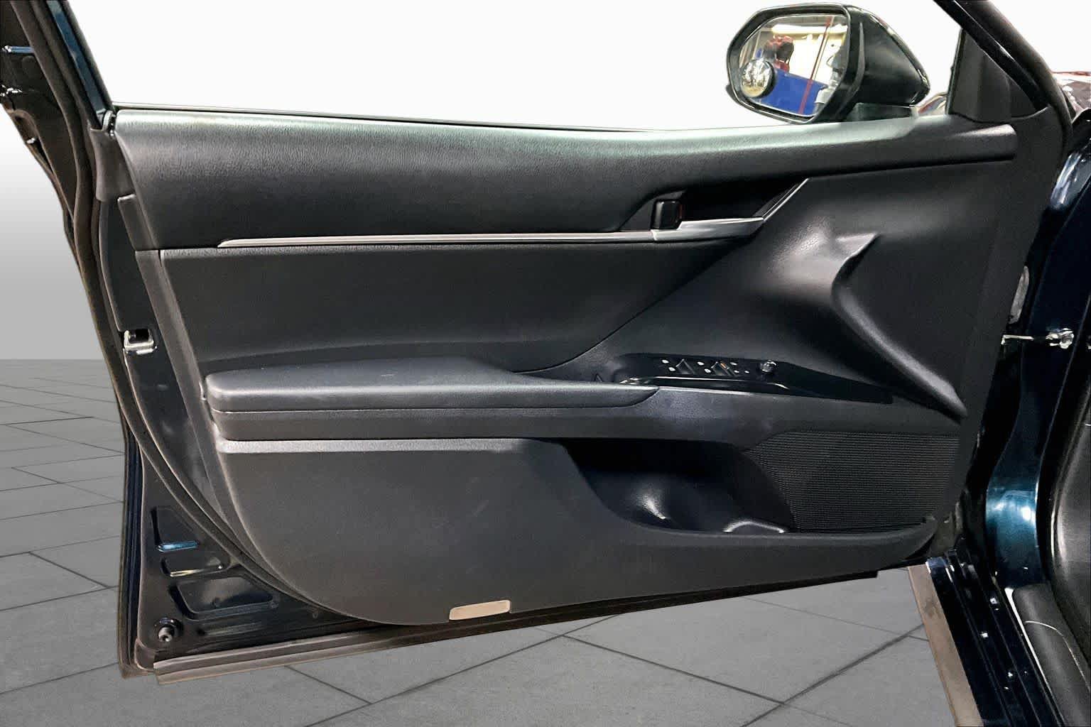 Certified 2018 Toyota Camry LE FWD image 19