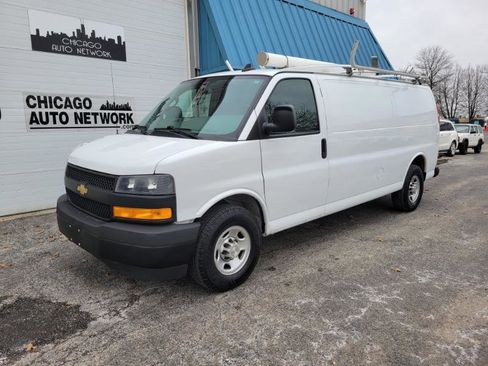 Used 2020 Chevrolet Express 3500 Extended w/ Driver Convenience Package image 5