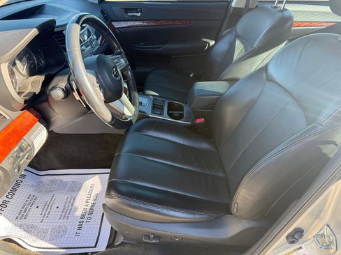 Used 2011 Subaru Legacy 2.5i Limited image 9