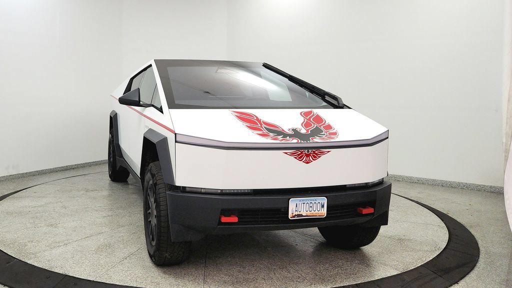 Used 2024 Tesla Cybertruck AWD Crew Cab image 8
